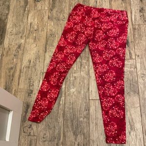 VGUC Tall & Curvy LuLaRoe Valentine’s Day leggings